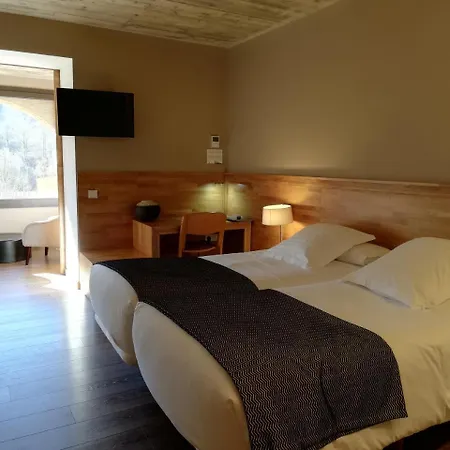 Les Planes Del Grau Hotel 4*